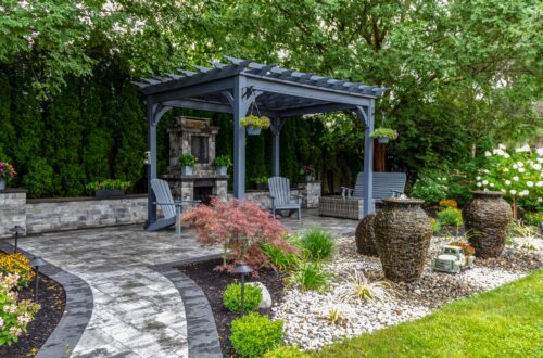 Garten mit Sitzbereich und mülltonnenbox 2er